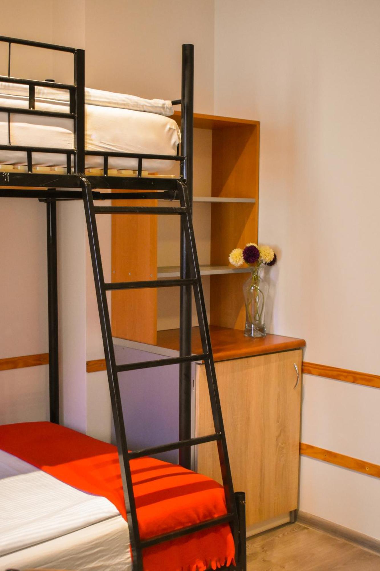 Arcus Premium Hostel Варшава Экстерьер фото